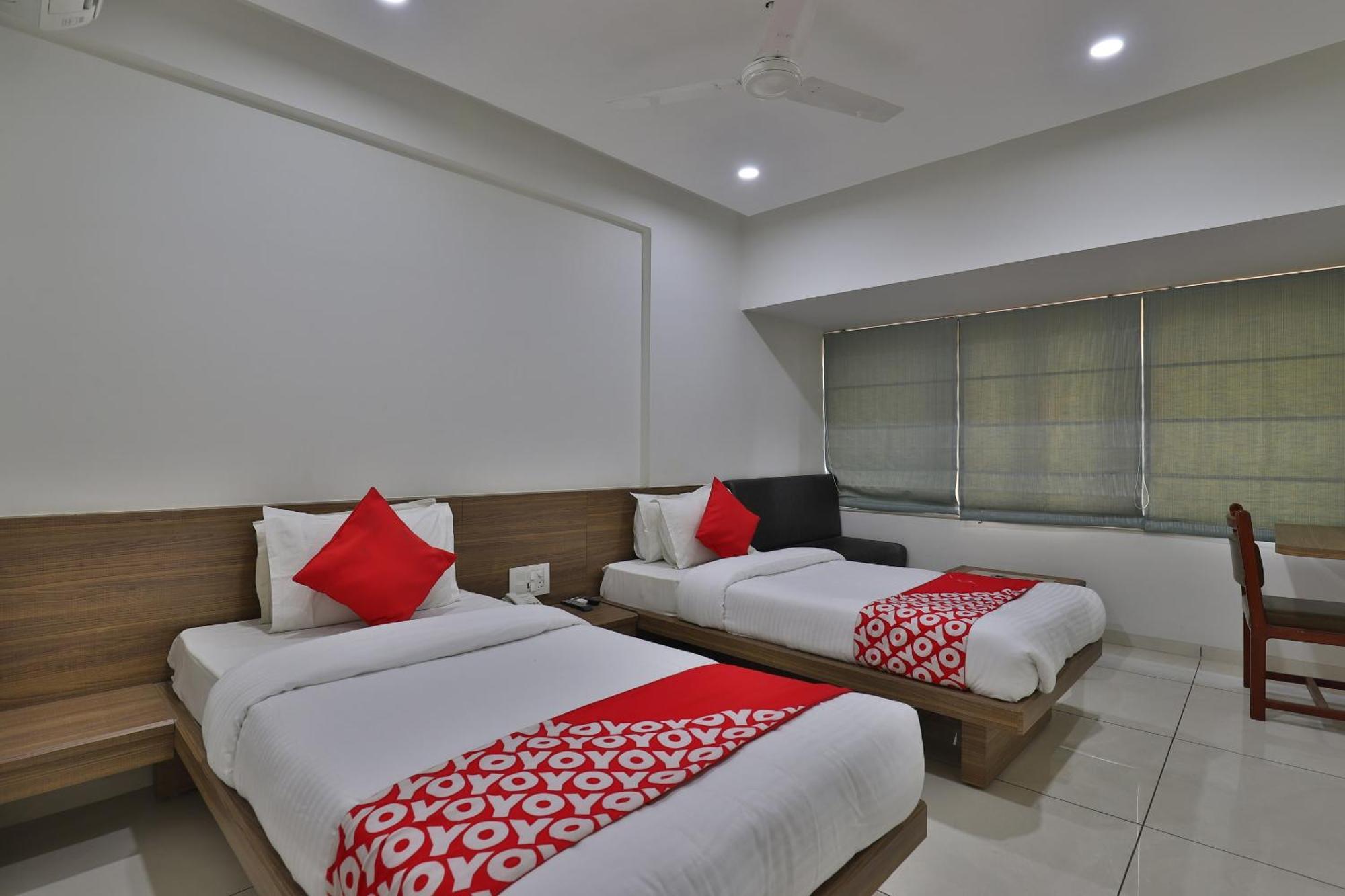 OYO 11543 Hotel Panchsheel Vadodara Exterior foto