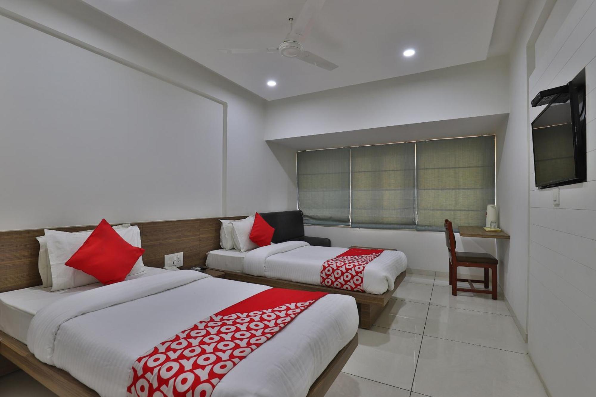 OYO 11543 Hotel Panchsheel Vadodara Exterior foto