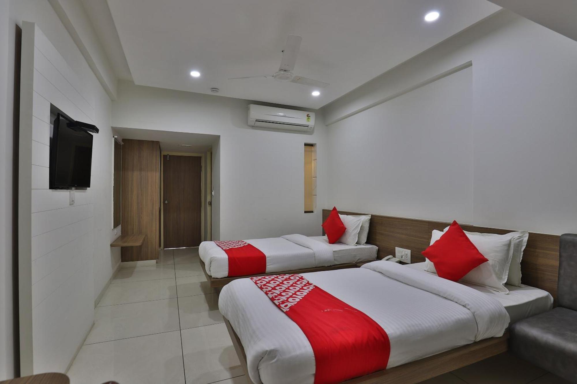 OYO 11543 Hotel Panchsheel Vadodara Exterior foto